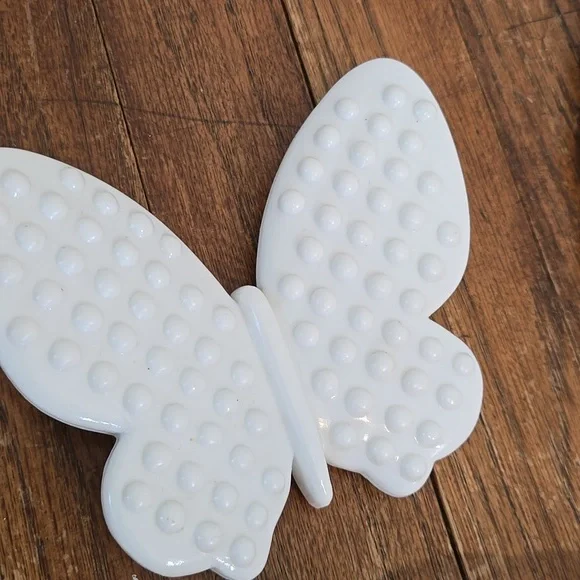 Vintage Wall Decor White Hobnail SET 5 Matching Burwood Baskets Mirror Butterfly - Picture 7 of 17